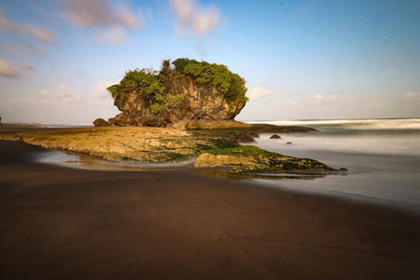 Alamat dan Rute Lokasi Pantai Legok Jawa