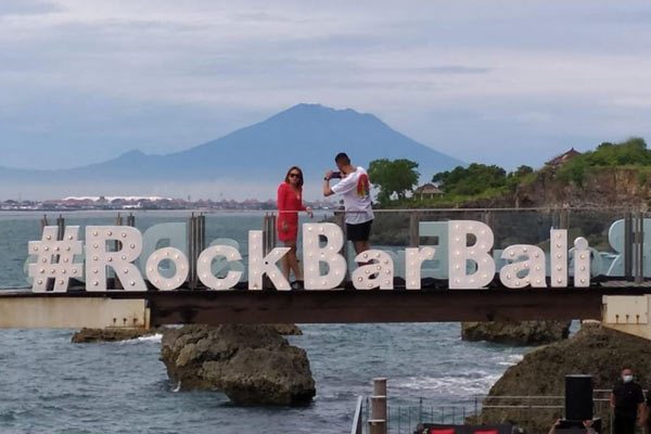 Alamat dan Rute Lokasi Rock Bar Bali