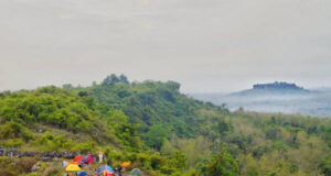 Bukit Larangan Gresik Jawa Timur