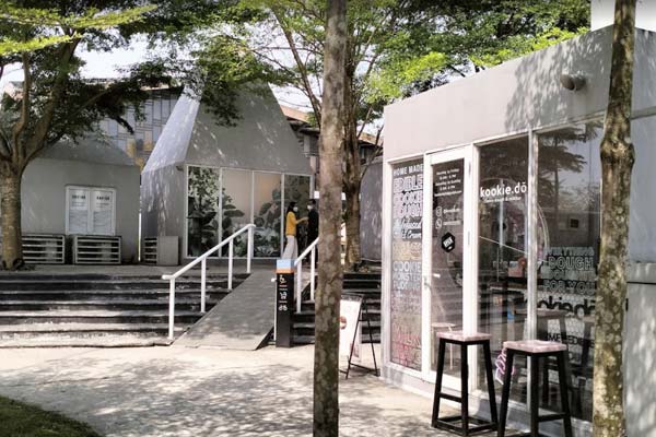 Cafe outdoor di BSD City Tangerang