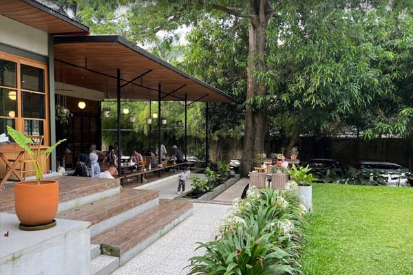 Cafe outdoor di Tangerang Selatan