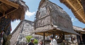 Desa Sade Wisata Budaya Suku Sasak Lombok Tengah