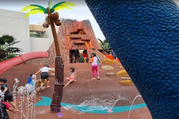 Facillity Dinosaur Alive Water Theme Park