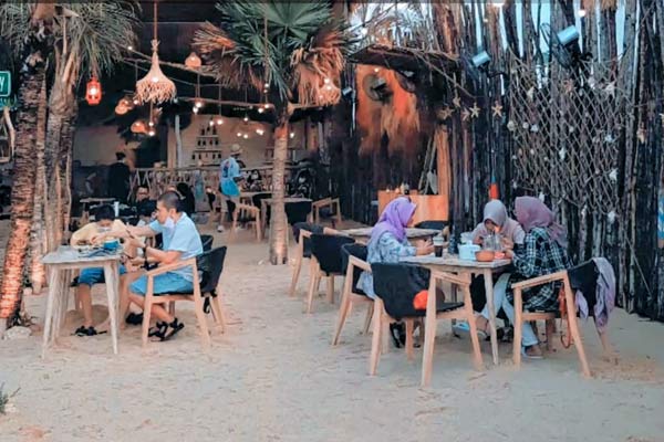 Jam Buka Beach Day Cafe