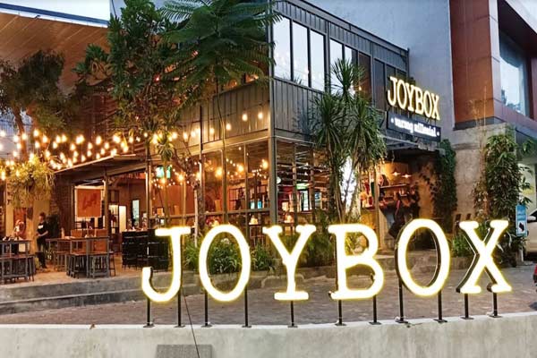 Joybox Milenial Cafe Surabaya