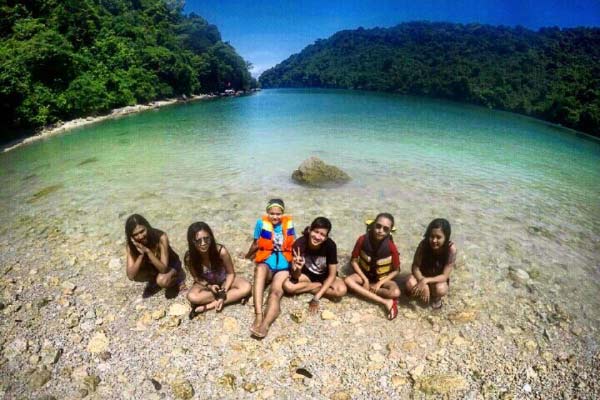 Spot Wisata Pulau Nusa Barong