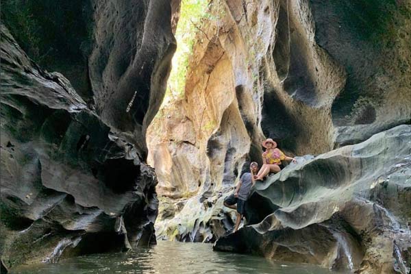 Spot Wisata di Hidden Canyong Beji Guwang