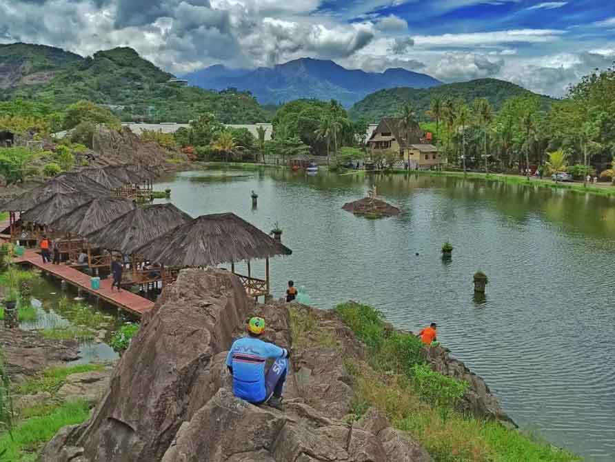 Spot Wisata di Kampung Batu Malakasari