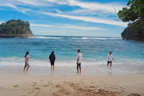 Tempat Wisata Pantai di Malang