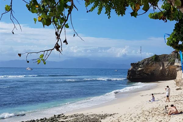 Tips Berkunjung ke Bali Hai Beach Club