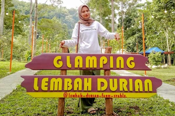 Tips Berkunjung ke Lembah Durian Farm 