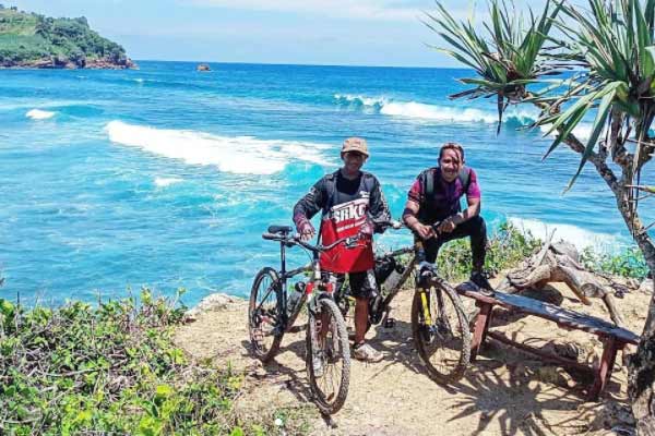 Tips Berkunjung ke Pantai Gondo Mayit