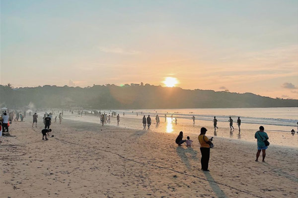 Tips Berkunjung ke Pantai Jimbaran Bali