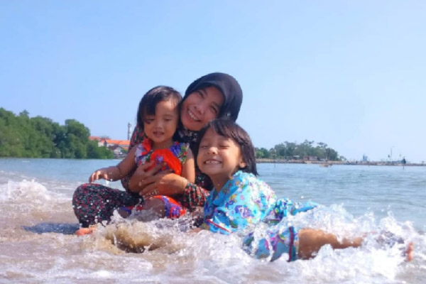 Tips Berkunjung ke Pantai Putri Klayar Paciran
