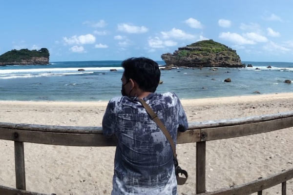 Tips Berkunjung ke Pantai Watu Karung Pacitan