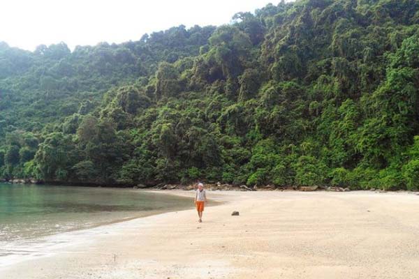 Tips Berkunjung ke Pulau Nusa Barong