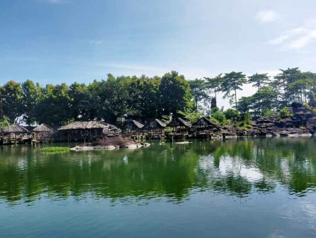 Wisata Alam Kampung Batu Malakasari Bandung
