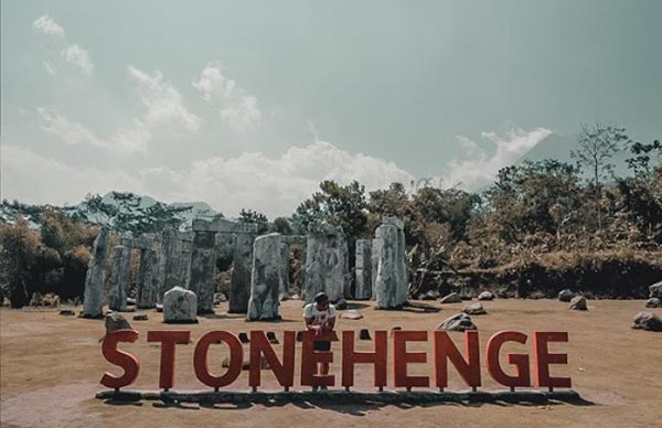 alamat dan rute lokasi stonehenge jogja