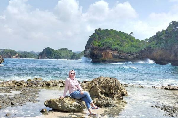 tips berkunjung ke Pantai Batu Bengkung