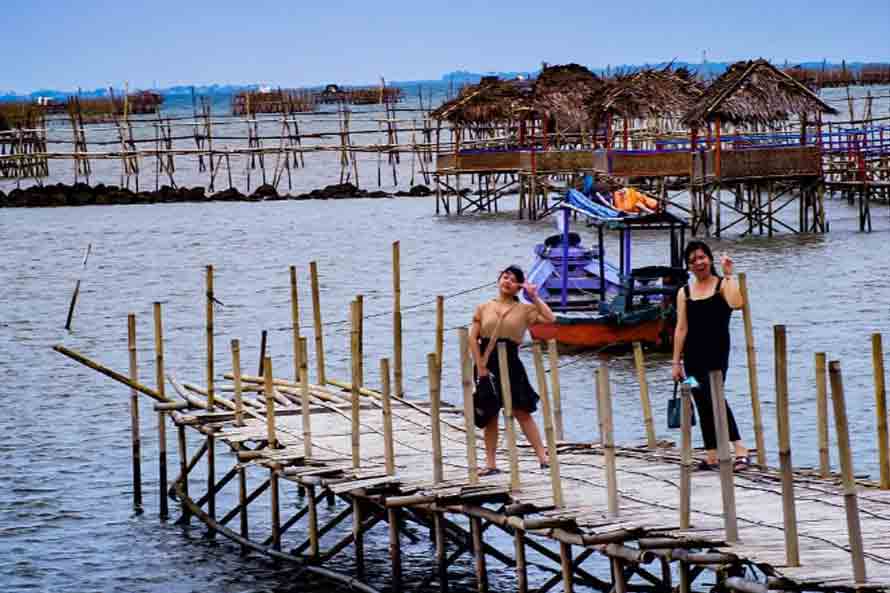 tips berkunjung ke Pantai Tanjung Kait