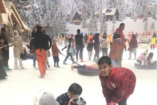 tips berkunjung ke Snow World Revo Town Mall 